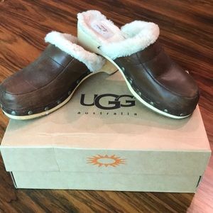 UGG Kalie Clogs (Women’s 8)